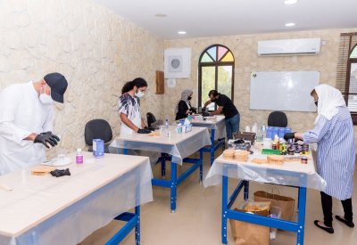 برنامج الحرف والصناعات الإبداعية يواصل نشاطه خلال سبتمبر في مركز الجسرة للحرف