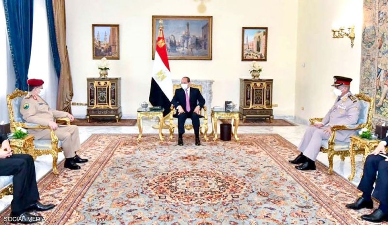 السيسي يشدد على دعم الحل السياسي في اليمن