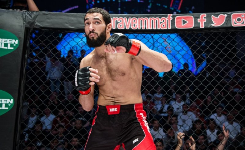أحمد أمير يؤكد عزمه تحقيق لقب العالم للوزن الخفيف في بطولة بريف 54