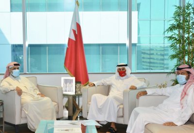 وزير الصناعة والتجارة والسياحة يشدد على أهمية تكاتف الجهات الحكومية مع المجلس النيابي