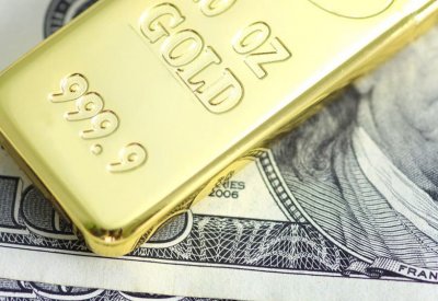 الذهب يهبط بعد إشارة الفيدرالي إلى نهاية أسرع للتحفيز
