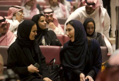المخرجة السعودية “هناء العمير": المرأة حاضرة من بدايات السينما في المملكة