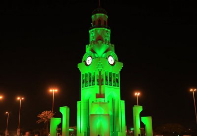 البحرين تزين شوارعها والميادين العامة بالإنارة الخضراء احتفالاً باليوم الوطني السعودي