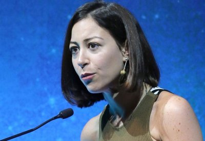 لأول مرة.. منة شلبي تدخل سباق جائزة أميركية شهيرة