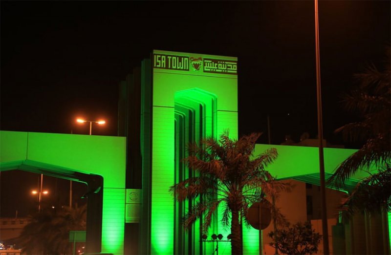 احتفالاً باليوم الوطني السعودي.. المحافظة الجنوبية تزدان باللون الأخضر تعبيراً عن عمق العلاقات الأخوية بين البلدين