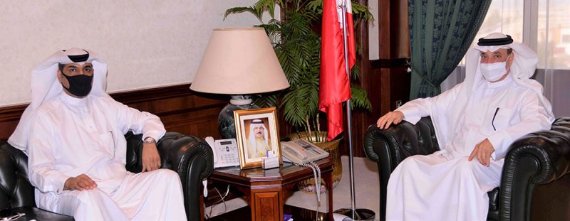 حميدان يستعرض مع النائب يوسف الذوادي جهود تعزيز وتطوير الخدمات العمالية والتنموية
