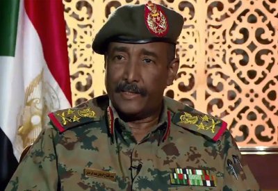 البرهان: حريصون على إتمام انتقال السلطة وإجراء الانتخابات