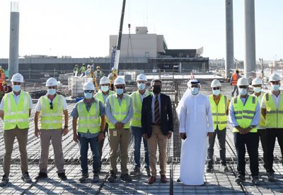 وزير المواصلات يتفقد الأعمال الإنشائية في موقع المرحلة الأخيرة من مشروع بناء مبنى المسافرين الجديد