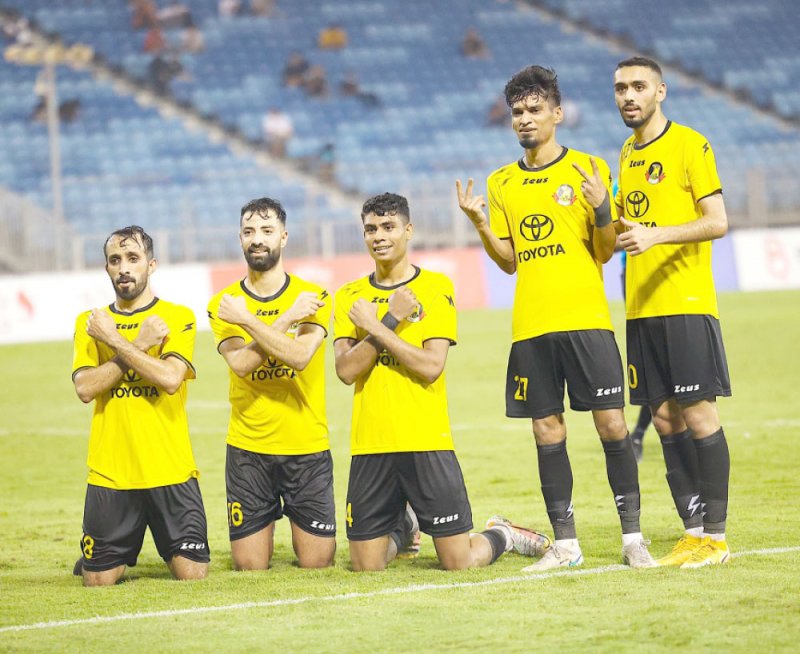 الأهلي يعبر الاتفاق بثلاثية في ثمن نهائي كأس جلالة الملك