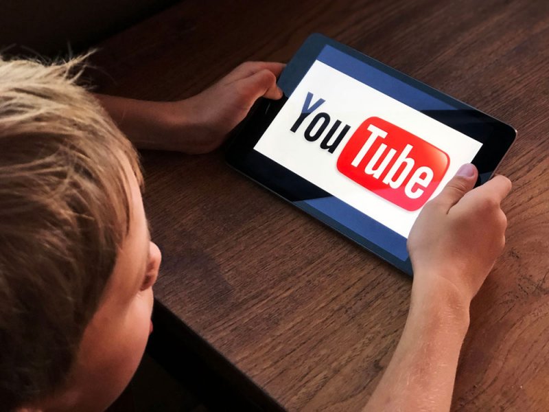 الأطفال في البحرين يقضون أكثر من ثلث وقتهم على YouTube