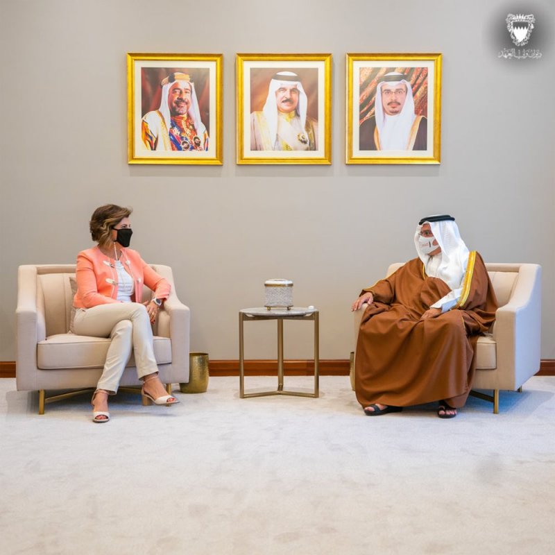 تعزيز التسهيلات أمام الاستثمارات المختلفة بما يحقق مزيداً من النماء والازدهار لمملكة البحرين