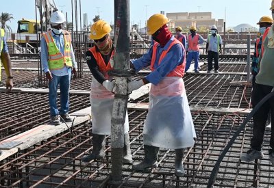 بدء تنفيذ أساسات 1382 شقة سكنية بمدينة سلمان