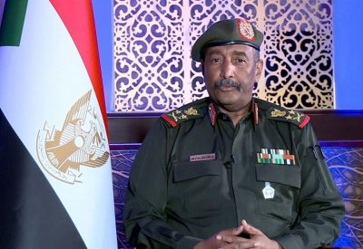 البرهان: لا علاقة للمؤسسة العسكرية بالسياسة في السودان