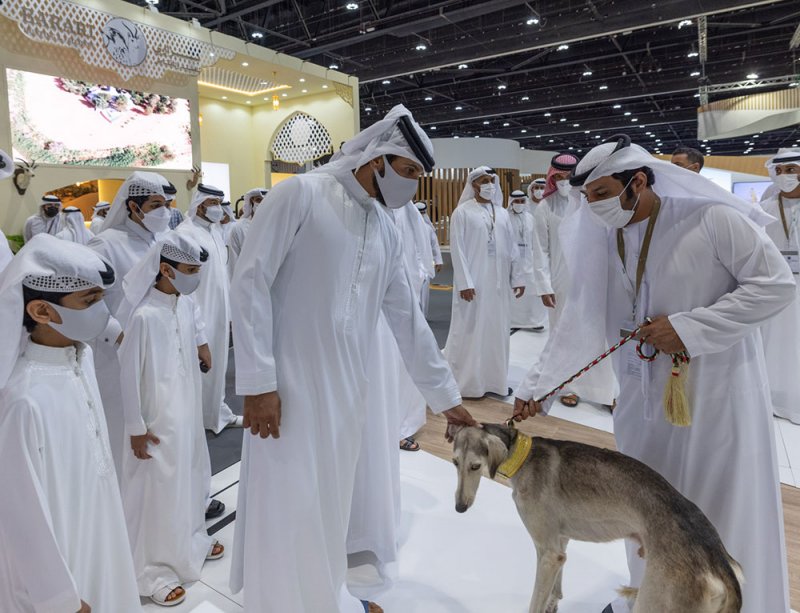 ناصر بن حمد: المعرض يجسد المحافظة على التراث الإماراتي والخليجي