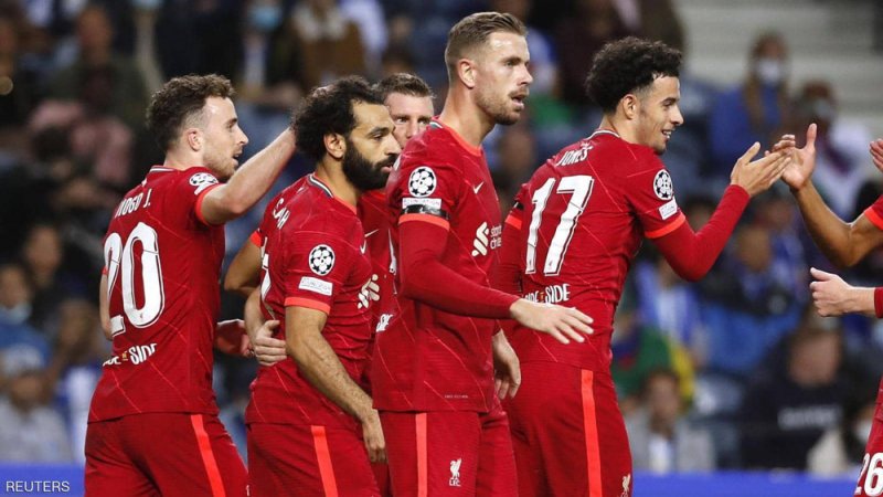 بالفيديو: صلاح مازحا: من الأفضل أن نغير ملعبنا