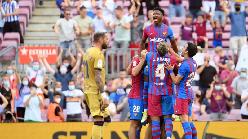 عودة الجماهير بشكل كامل إلى الملاعب الإسبانية