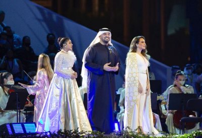 بالفيديو: حسين الجسمي يغني بالإنجليزية ويقدم حي بالشهامة في افتتاح إكسبو دبي 2020