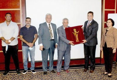 عبدالرحيم السيد يحصد جائزة التميز الفندقي والسياحي