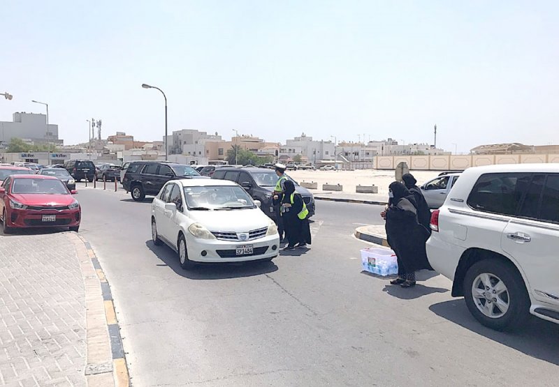 بو جيري لـ “البلاد”:  توزيع 15 ألف قارورة ماء على عمال الشوارع