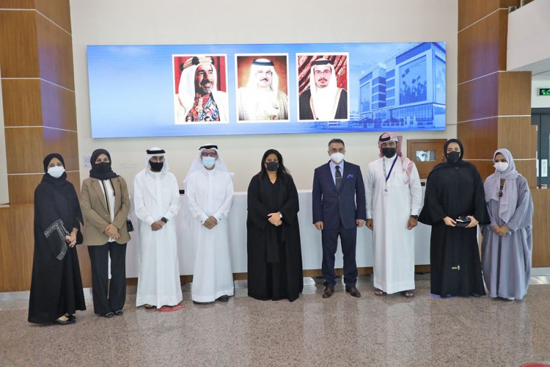 الأمين العام لمجلس التعليم العالي تزور جامعة المملكة