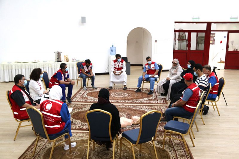 جمعية الهلال الأحمر تعزز مهارات 12 مدرباً بحرينيا بالإسعافات الأولية