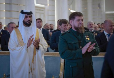 ناصر بن حمد ينقل تحيات وتهاني جلالة الملك إلى الرئيس الشيشاني