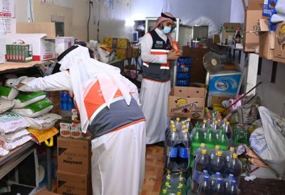 بالصور: إدارة التفتيش بوزارة الصناعة ترصد بيع منتجات منتهية الصلاحية