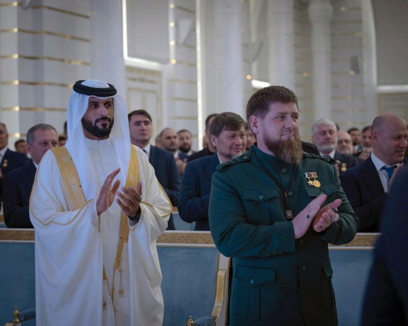 ناصر بن حمد ينقل تحيات وتهاني جلالة الملك إلى الرئيس الشيشاني