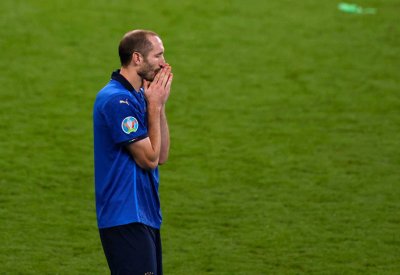 كيليني يشعر بـ"الاشمئزاز" عقب عنصرية جماهير فيورنتينا