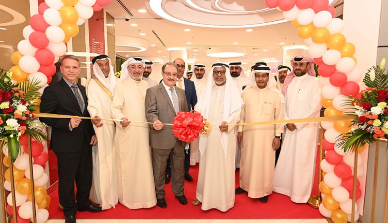 بنك الإثمار يفتتح فرعه الجديد في مجمع السيف بخدمات ذاتية إلكترونية متكاملة