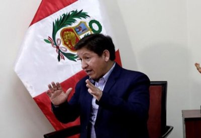 بيرو تشهد أزمة حكومية إثر استقالة رئيس وزراء
