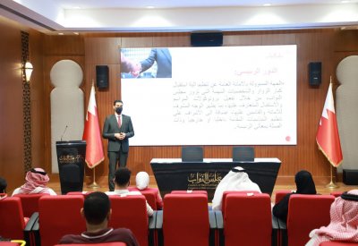 وفد من الجامعة الأهلية يزور مجلس النواب