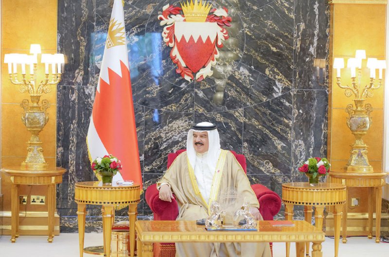 جلالة الملك المفدى يستقبل عدداً من أهالي المحافظة الجنوبية