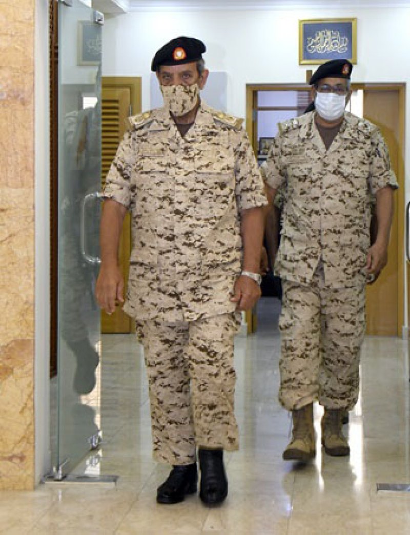 القائد العام يتفقد إحدى وحدات قوة دفاع البحرين‎‎