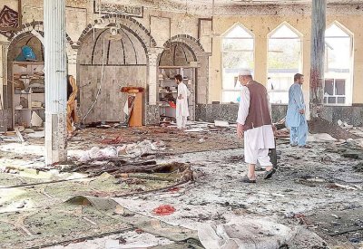 أكثر من 100 قتيل بانفجار داخل مسجد بأفغانستان