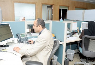 موظفو الموارد البشرية في الحكومة بحرينيون 100 %