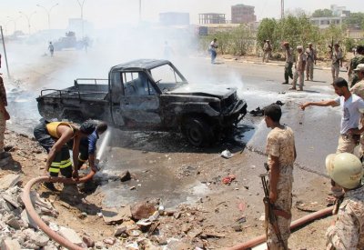 اليمن.. استهداف موكب محافظ عدن بسيارة مفخخة