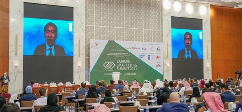 وزير الأشغال والبلديات يفتتح النسخة الخامسة من قمة البحرين للمدن الذكية 2021
