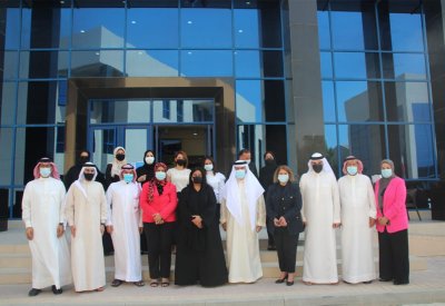 الأمين العام لمجلس التعليم العالي تزور كلية البحرين الجامعية  