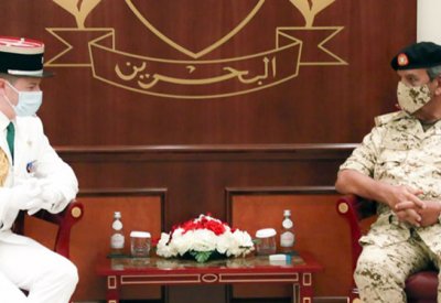 القائد العام لقوة دفاع البحرين يستقبل الملحق العسكري الفرنسي