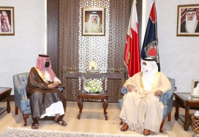 معالي وزير الداخلية يشيد خلال استقباله السفير السعودي بالعلاقات التاريخية التي تجمع البلدين