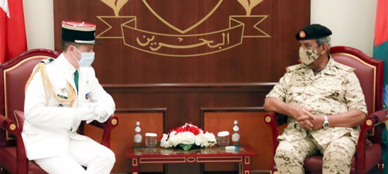 القائد العام لقوة دفاع البحرين يستقبل الملحق العسكري الفرنسي