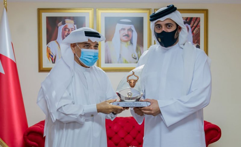 خالد بن حمد يزور نادي الاتفاق وباربار