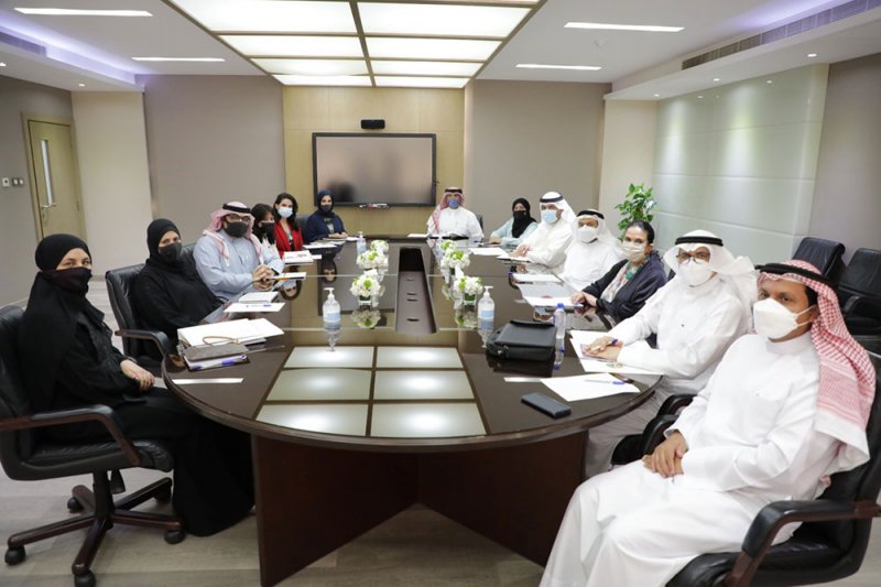 تعزيزاً للشراكة بين "التربية" و"الغرفة": المدير العام لشئون المدارس يجتمع بلجنة قطاع التعليم بغرفة تجارة وصناعة البحرين