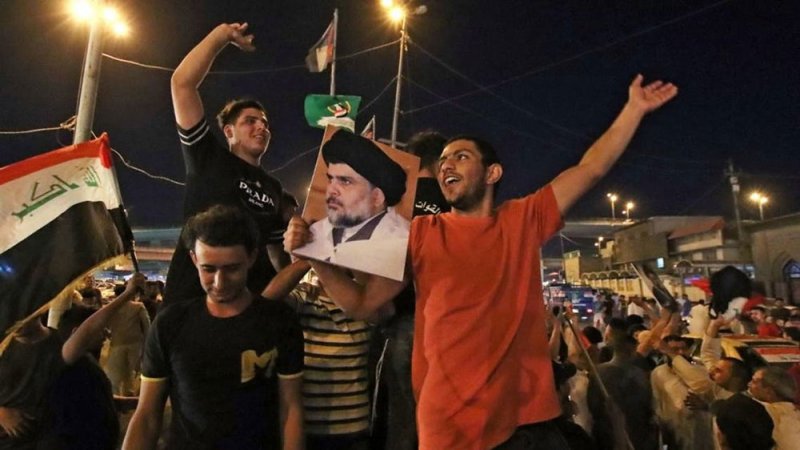 التيار الصدري يعلن فوزه بأكبر عدد من مقاعد البرلمان العراقي