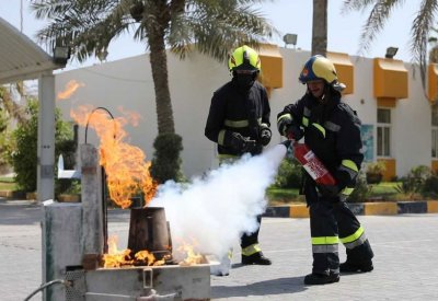 "الدفاع المدني" ينظم دورة تأسيسية لتأهيل منتسبي شركة مطار البحرين في مجال الإطفاء والإنقاذ