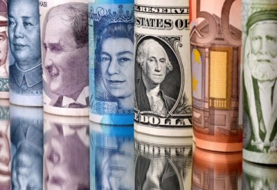 الليرة التركية تواصل انخفاضها لتبلغ مستوى قياسي أمام الدولار