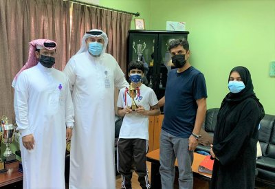 طالب من ذوي الهمم يصبح نموذجاً في الانضباط الطلابي