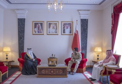 ناصر بن حمد يستقبل سفير البحرين في السودان