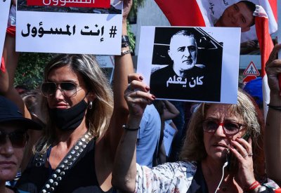 حزب الله يهدد بالانسحاب من الحكومة.. ويتمسك بإقالة القاضي بيطار